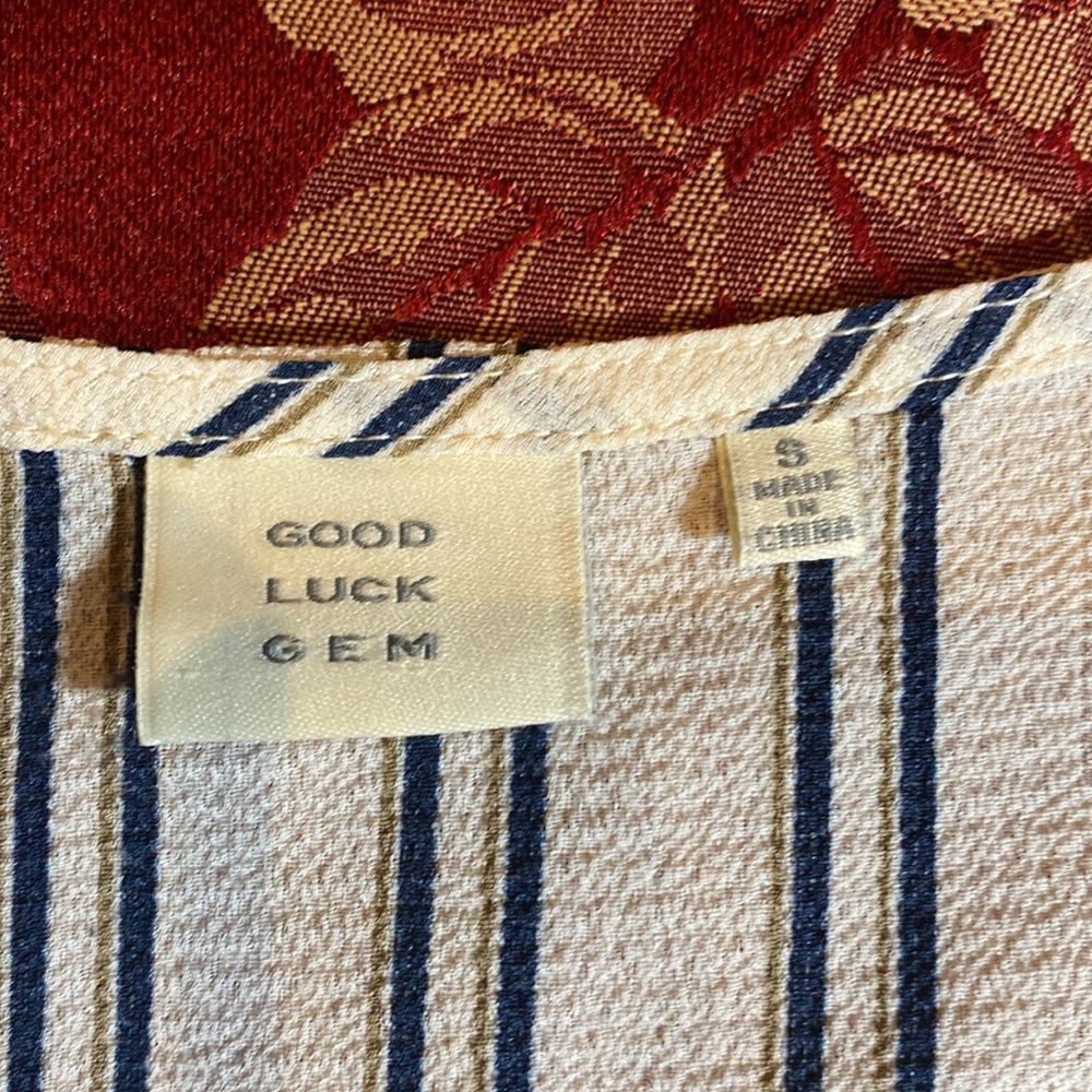 EUC - Good Luck Gem- Striped V-Neck Crop Top - Picture 7 of 9